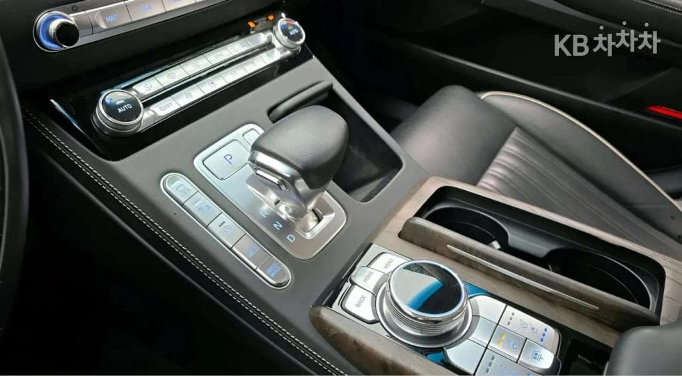 Genesis G903.8 GDi AWD Premium Luxury - 8