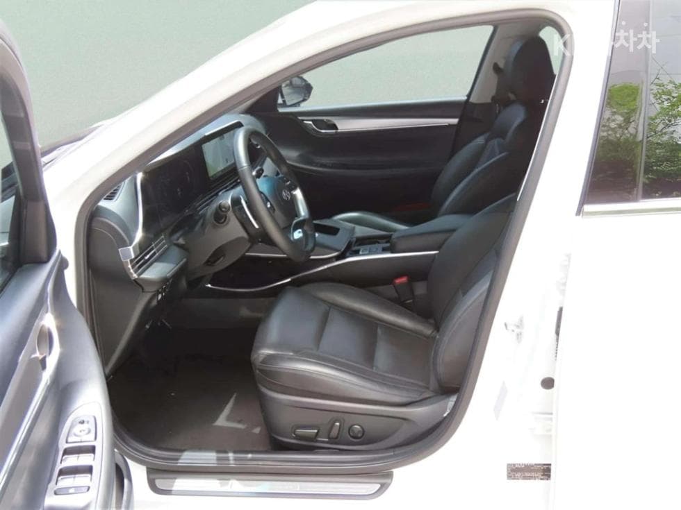 Hyundai The New (facelift) Grandeur (Azera)2.5 Premium - 10