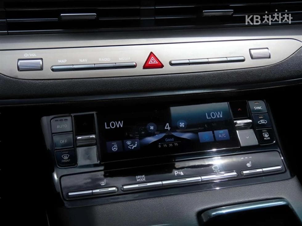 Hyundai The New (facelift) Grandeur (Azera)2.5 Premium - 14