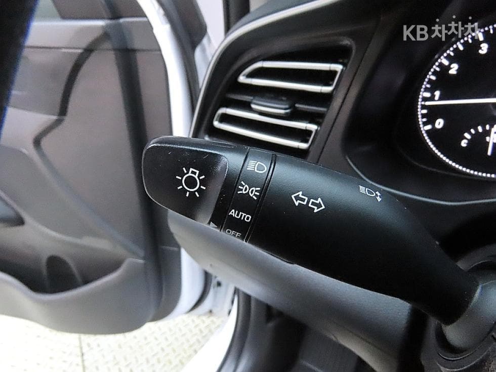 Hyundai The New (facelift) Avante (Elantra) ADSmartstream G1.6 Smart초이스 - 14