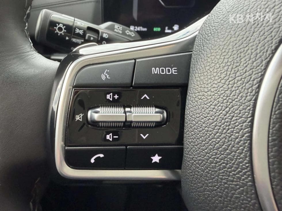 Kia The New (facelift) Carnival Hybrid 4th generation1.6 HEV 9-seater Gravity - 11