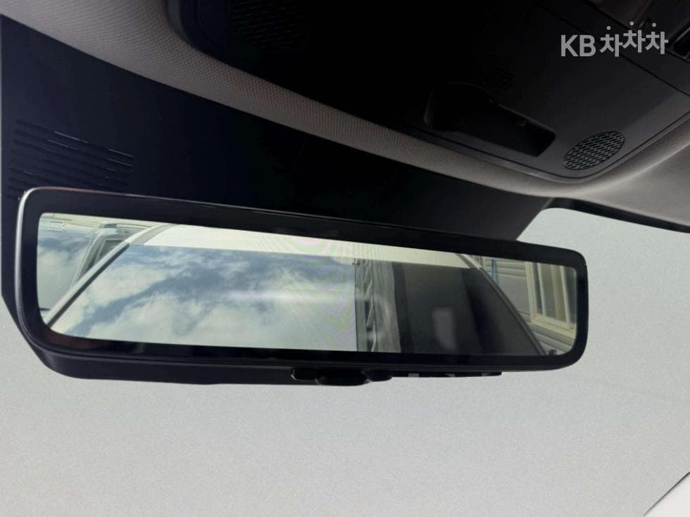 Kia The New (facelift) Carnival Hybrid 4th generation1.6 HEV 9-seater Gravity - 17