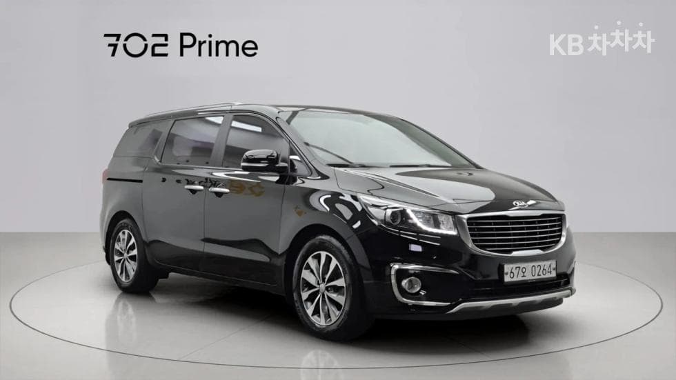Kia All New Carnival9-seater 2.2 Diesel Luxury - 3