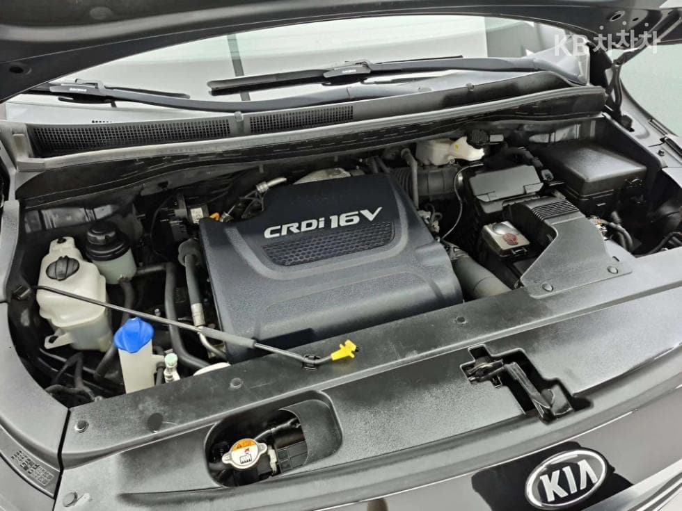 Kia All New Carnival9-seater 2.2 Diesel Luxury - 6