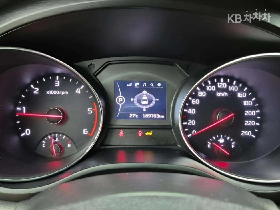Kia All New Carnival9-seater 2.2 Diesel Luxury - 8