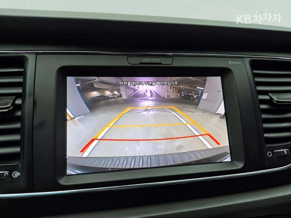 Kia All New Carnival9-seater 2.2 Diesel Luxury - 11