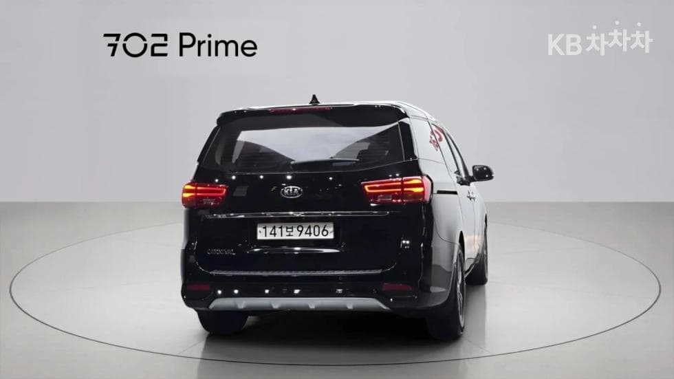 Kia The New (facelift) Carnival9-seater 2.2 Diesel Luxury - 2