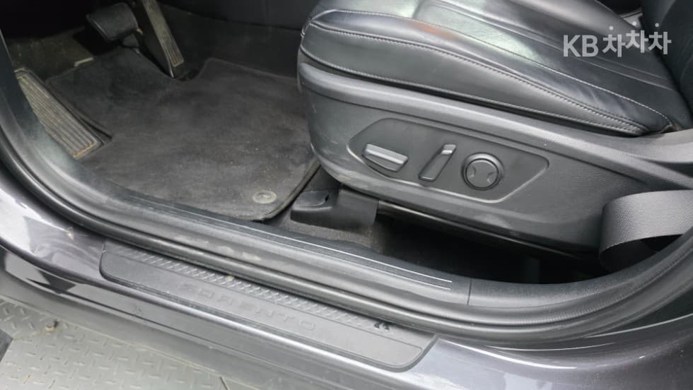 Киа Sorento 4-то поколение2.2 Дизел 2WD Престиж - 22