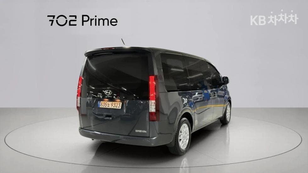 Hyundai Staria Cargo2.2 Cargo 5 Modern - 2