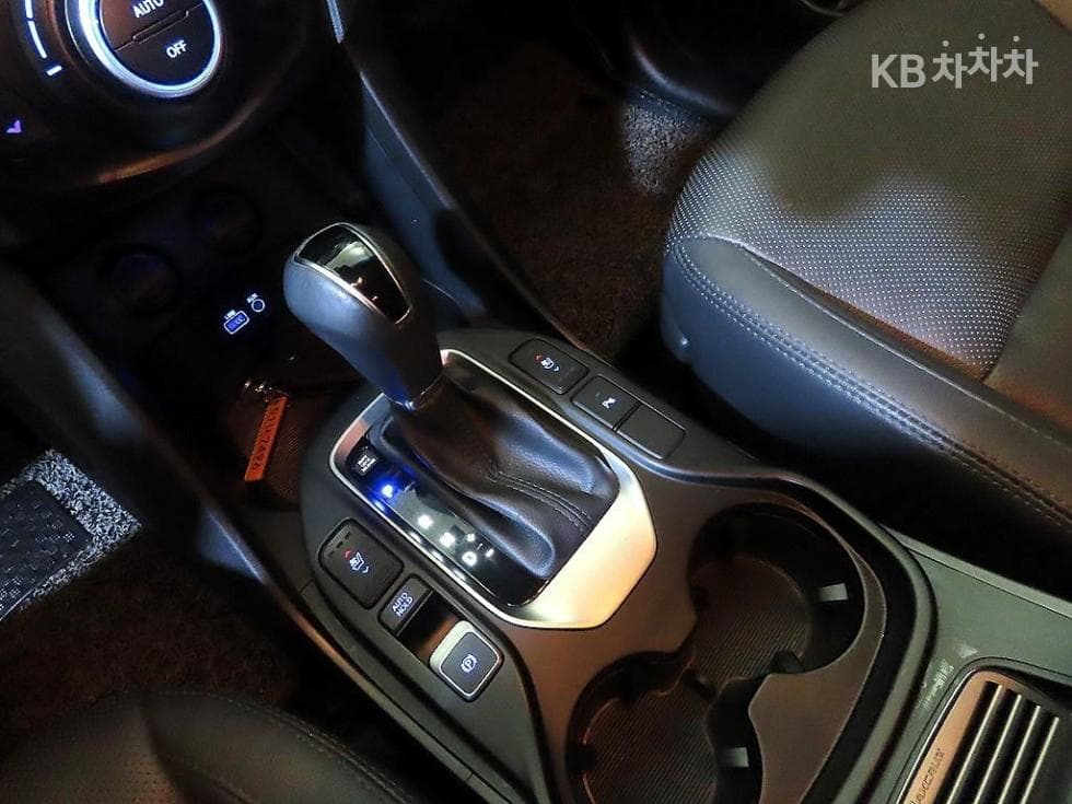 Хюндай The New (фейслифт) 맥스CruzeБензин(람다)3.3V6 GDi 4x4 Exclusive 6Местен - 12