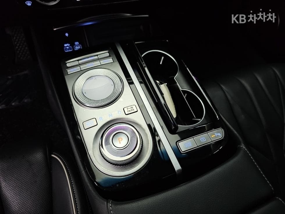 Genesis G80(RG3)2.2 VGT AWD - 8