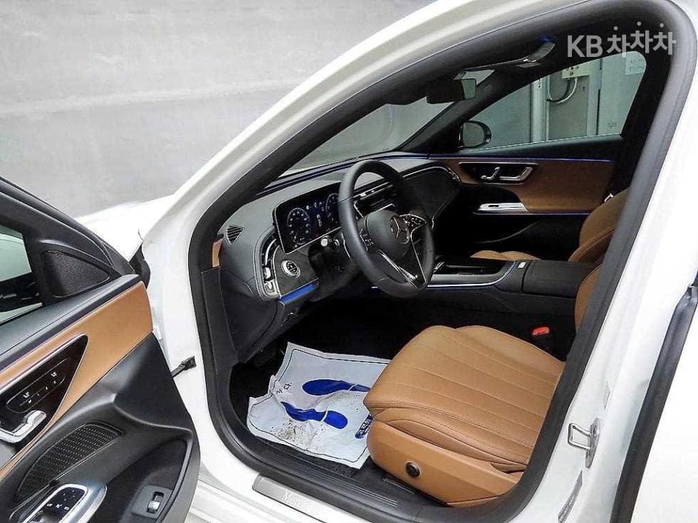 Mercedes-Benz E-클래스 (W214)E200 Avantgrade - 5