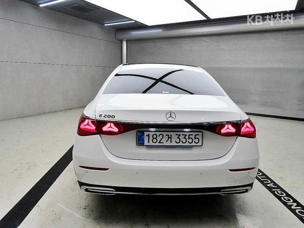 Mercedes-Benz E-클래스 (W214)E200 Avantgrade - 3