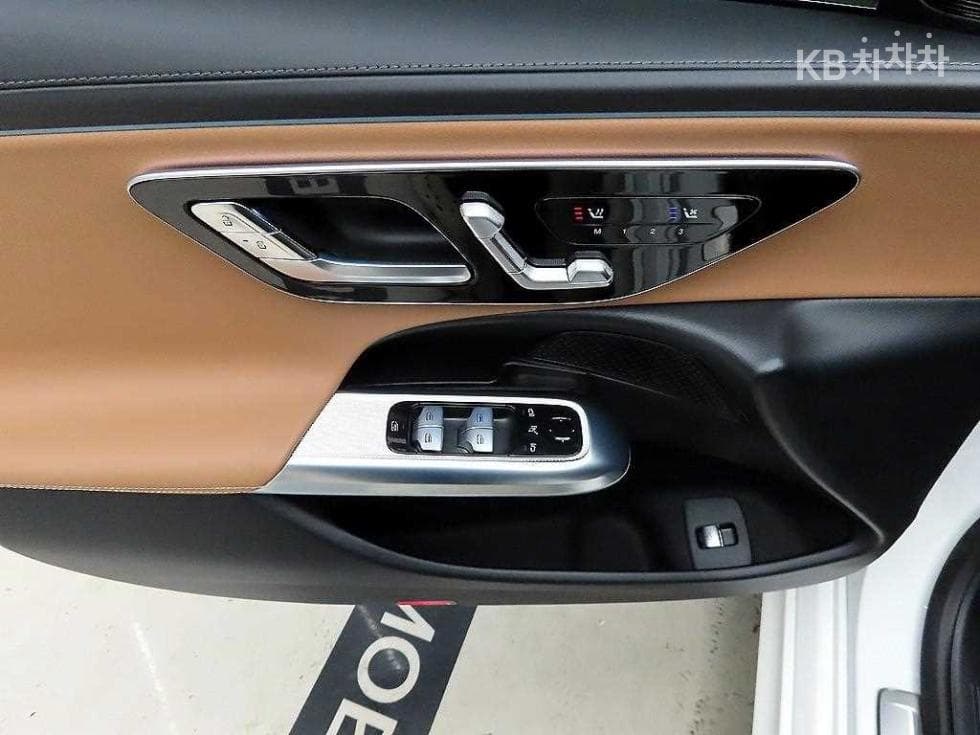 Mercedes-Benz E-클래스 (W214)E200 Avantgrade - 11
