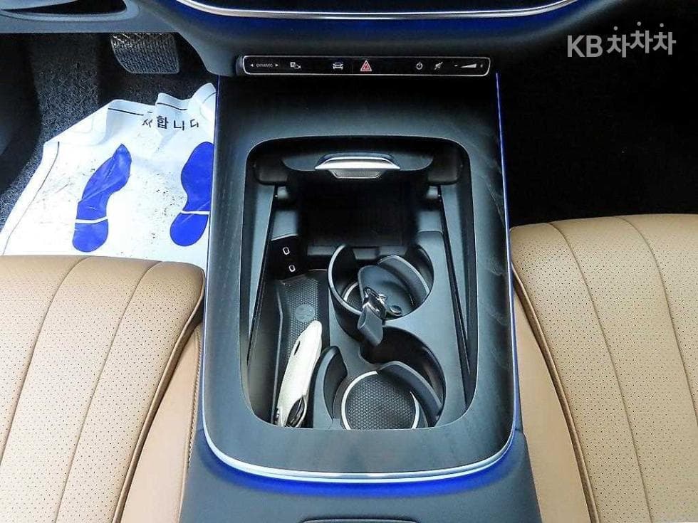 Mercedes-Benz E-클래스 (W214)E200 Avantgrade - 14