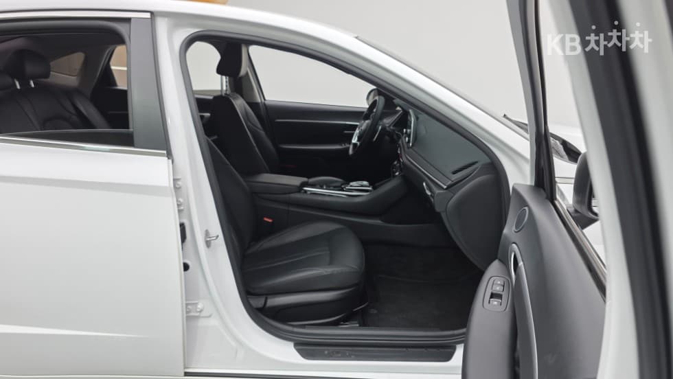 Hyundai Sonata (DN8)2.0 LPG Rental car Style - 15