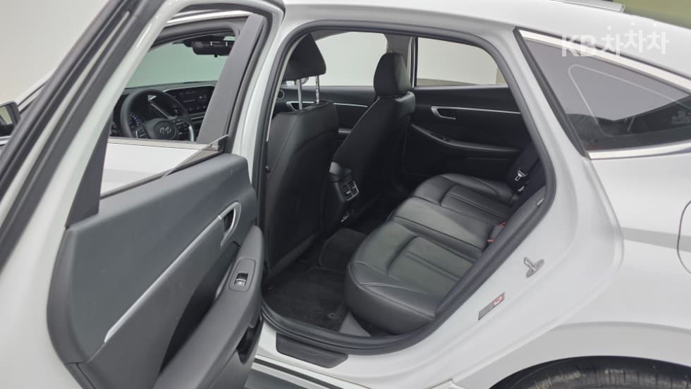 Hyundai Sonata (DN8)2.0 LPG Rental car Style - 13