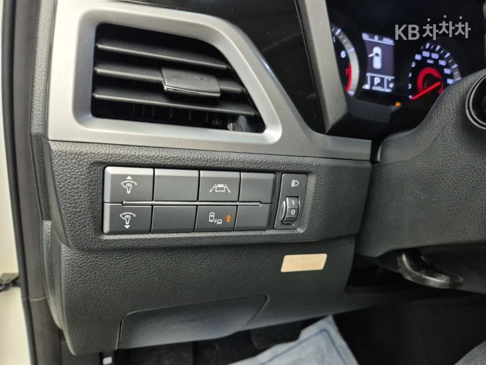 КейДжи Мобилити 뷰티플 코란도1.5 GDi Turbo 2WD C5 - 18