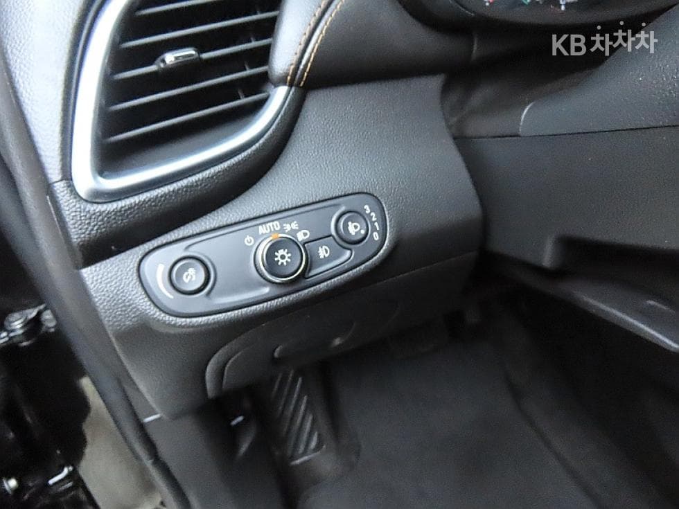 GM Korea The New (facelift) Trax1.4 레드라Seater Premiere - 12
