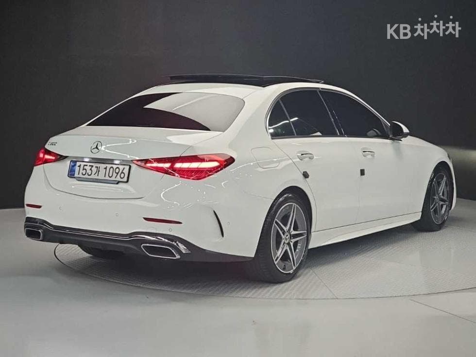 Mercedes-Benz C-Клас 6세대(W206)C200 AMG Line - 4