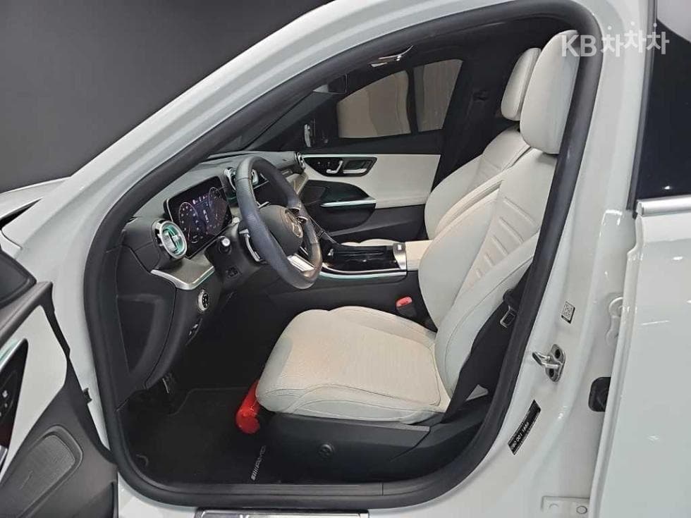 Mercedes-Benz C-Клас 6세대(W206)C200 AMG Line - 11