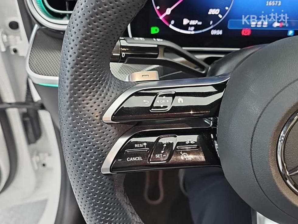 Mercedes-Benz C-Клас 6세대(W206)C200 AMG Line - 18