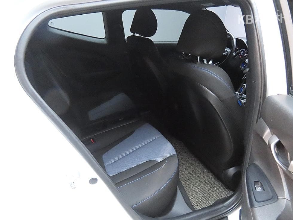 Hyundai Veloster(JS)1.4 Turbo Gasoline Direct Injection Modern - 11