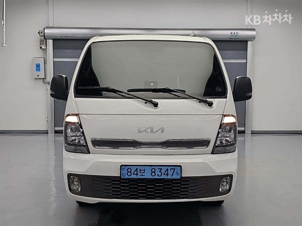 Kia The New (facelift) Bongo 3 (light truck) EV1 Ton 2WD Extra Long King Cab GLS - 2