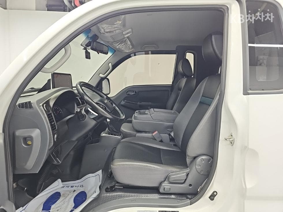 Kia The New (facelift) Bongo 3 (light truck) EV1 Ton 2WD Extra Long King Cab GLS - 10