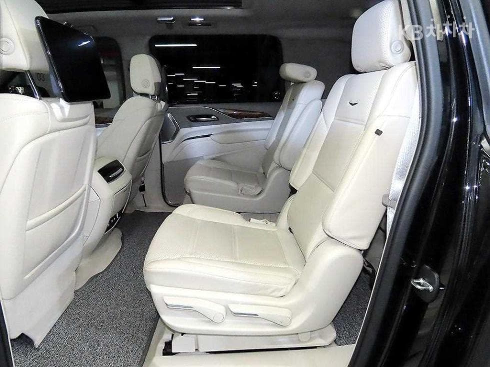 캐딜락 ESCALADE(5세대)6.2 V8 ESV Sport Platinum - 7