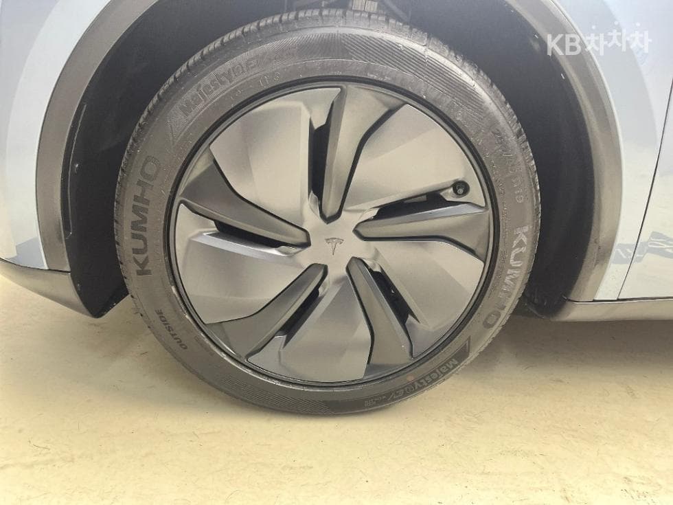 테슬라 Model YLong Range AWD - 17