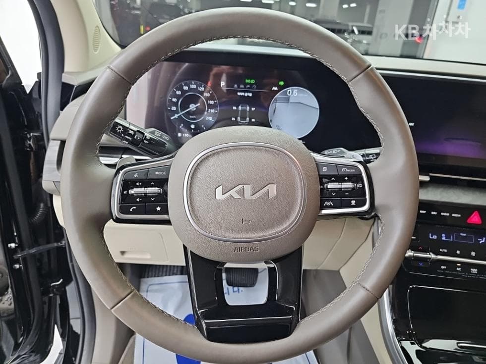 Kia The New (facelift) Carnival 4th generationG3.5 GDI 9-seater Signature - 9
