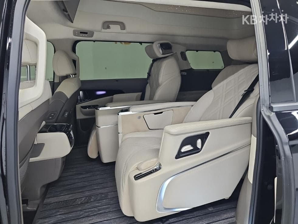 Kia The New (facelift) Carnival 4th generationG3.5 GDI 9-seater Signature - 12