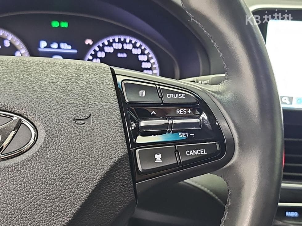 Hyundai Grandeur (Azera)IG2.4 Premium Standard - 18