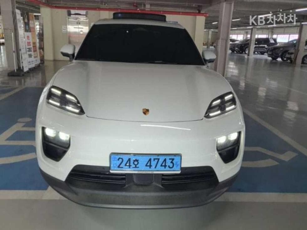 Porsche 마칸 EV 4S Standard - Image 1