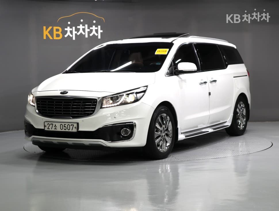 Kia All New Carnival 9-seater 2.2 Diesel Prestige - Image 1