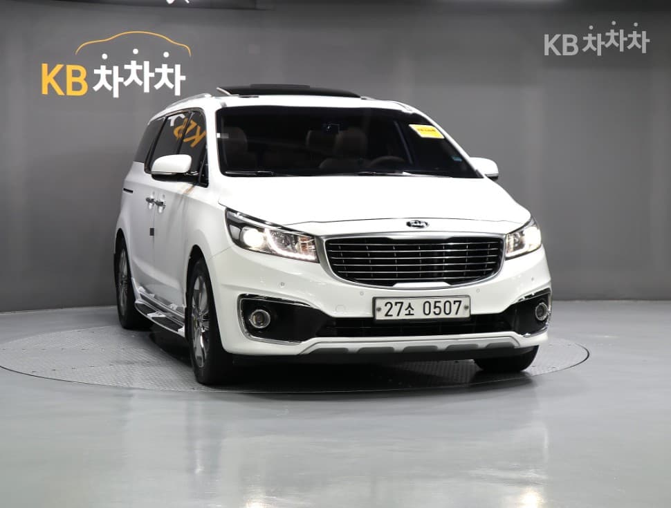Kia All New Carnival9-seater 2.2 Diesel Prestige - 2
