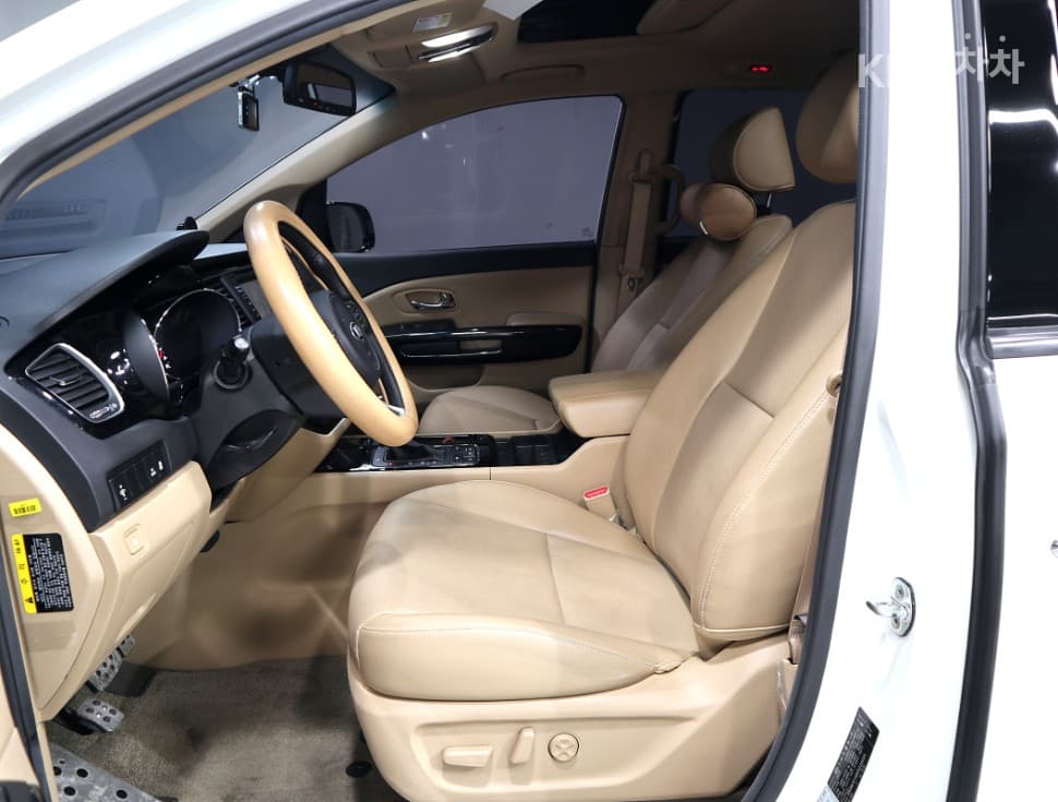 Kia All New Carnival9-seater 2.2 Diesel Prestige - 9