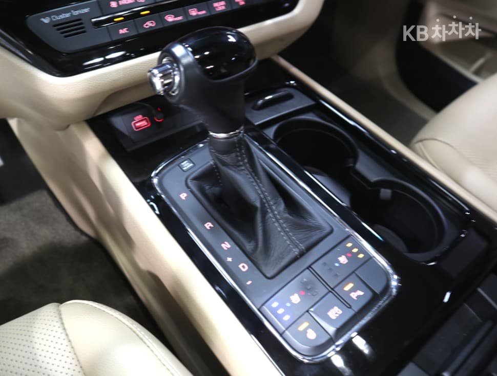 Kia All New Carnival9-seater 2.2 Diesel Prestige - 14
