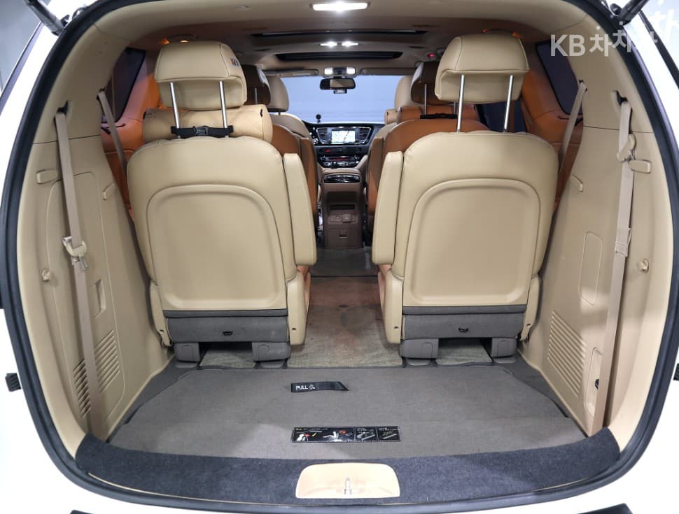 Kia All New Carnival9-seater 2.2 Diesel Prestige - 17