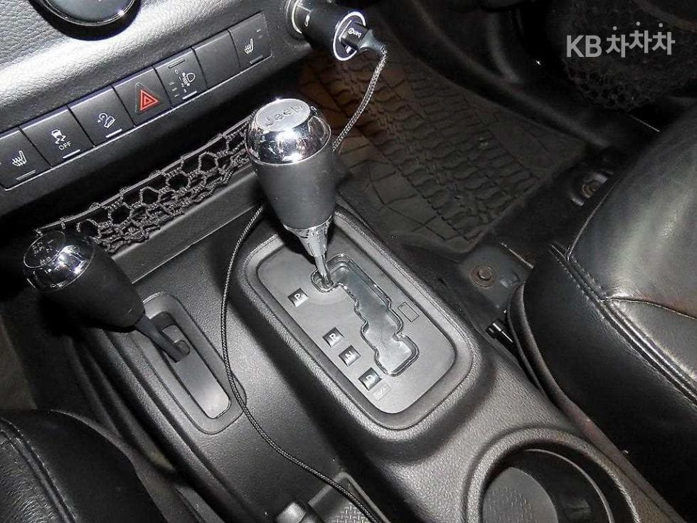 지프 랭글러2.8 모압 에디션 JK - 12