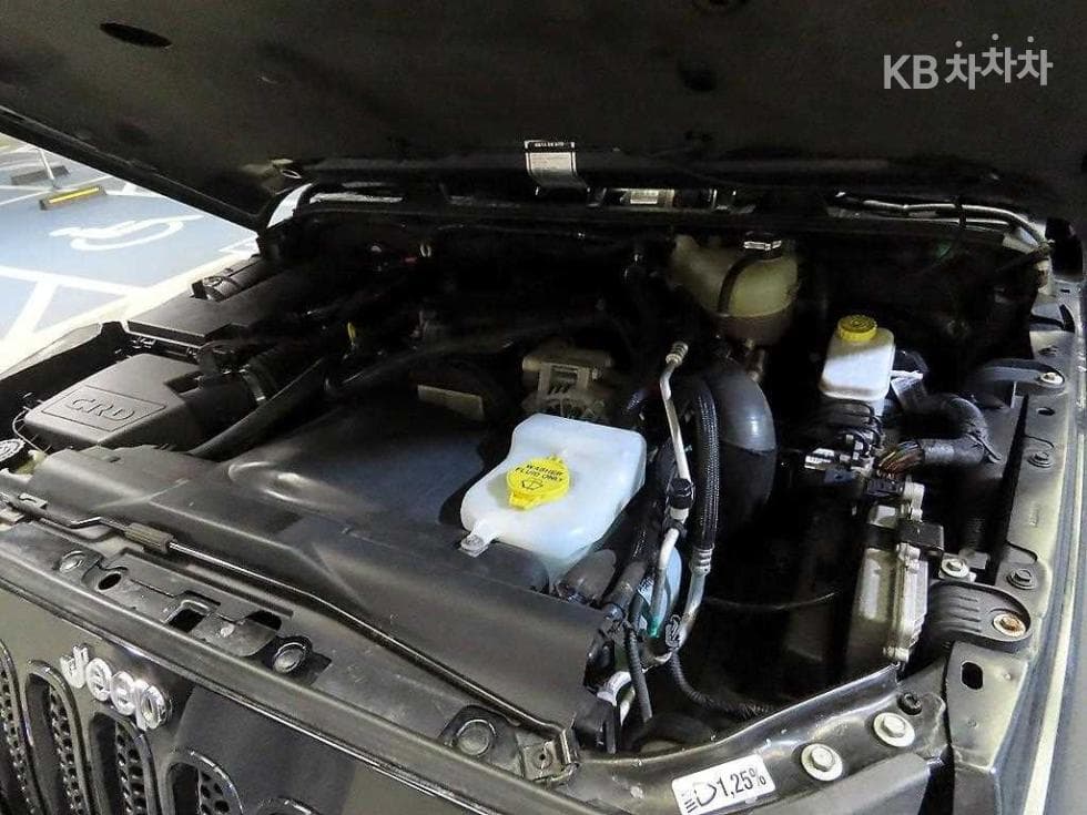 지프 랭글러2.8 모압 에디션 JK - 18