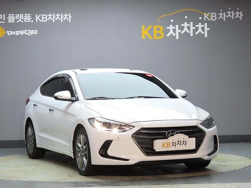 Hyundai Avante (Elantra)AD1.6 e-VGT Premium - 3