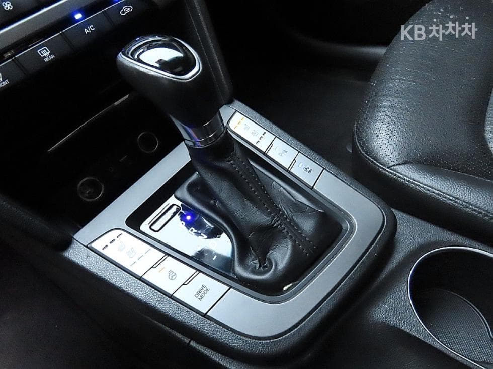 Hyundai Avante (Elantra)AD1.6 e-VGT Premium - 9