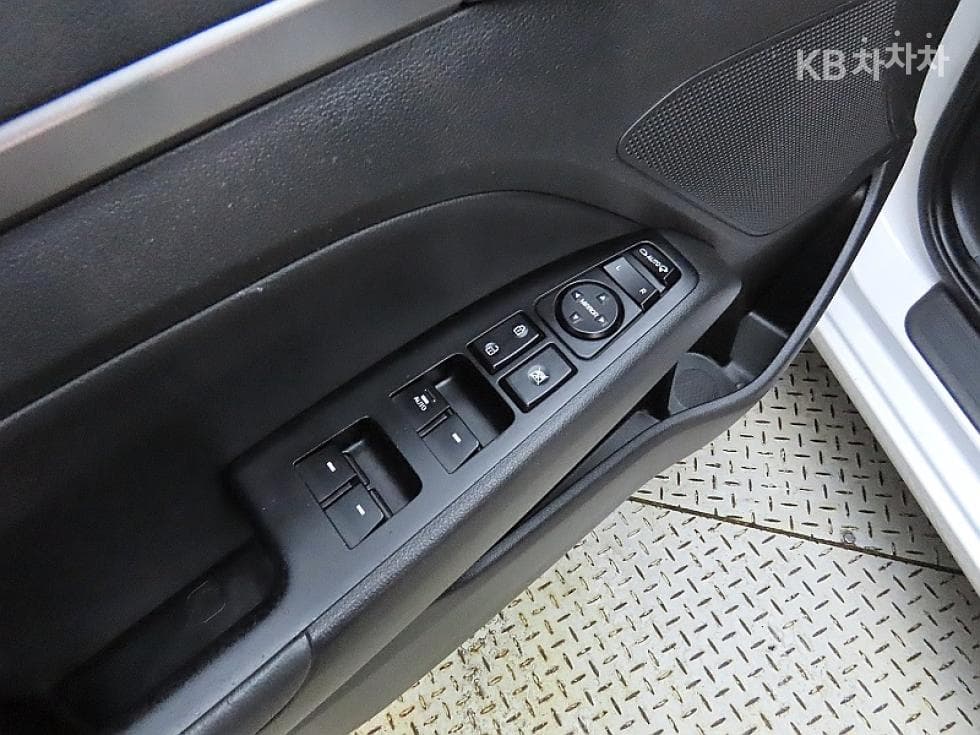 Hyundai Avante (Elantra)AD1.6 e-VGT Premium - 13