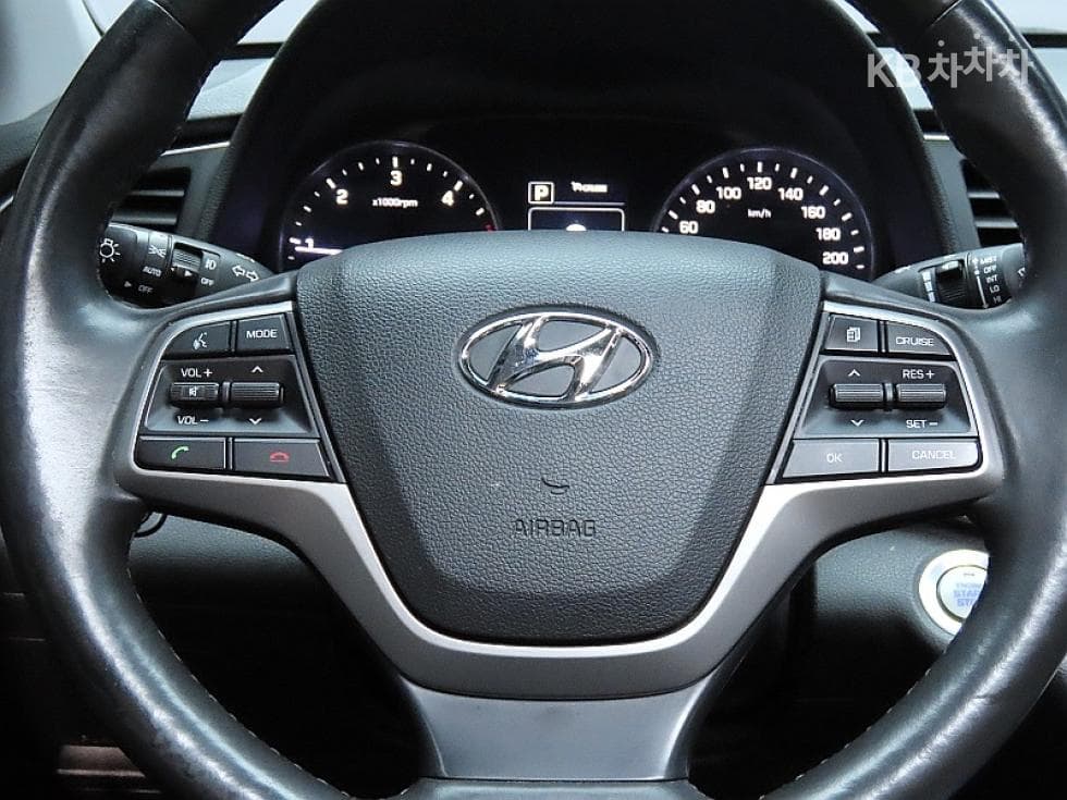 Hyundai Avante (Elantra)AD1.6 e-VGT Premium - 17
