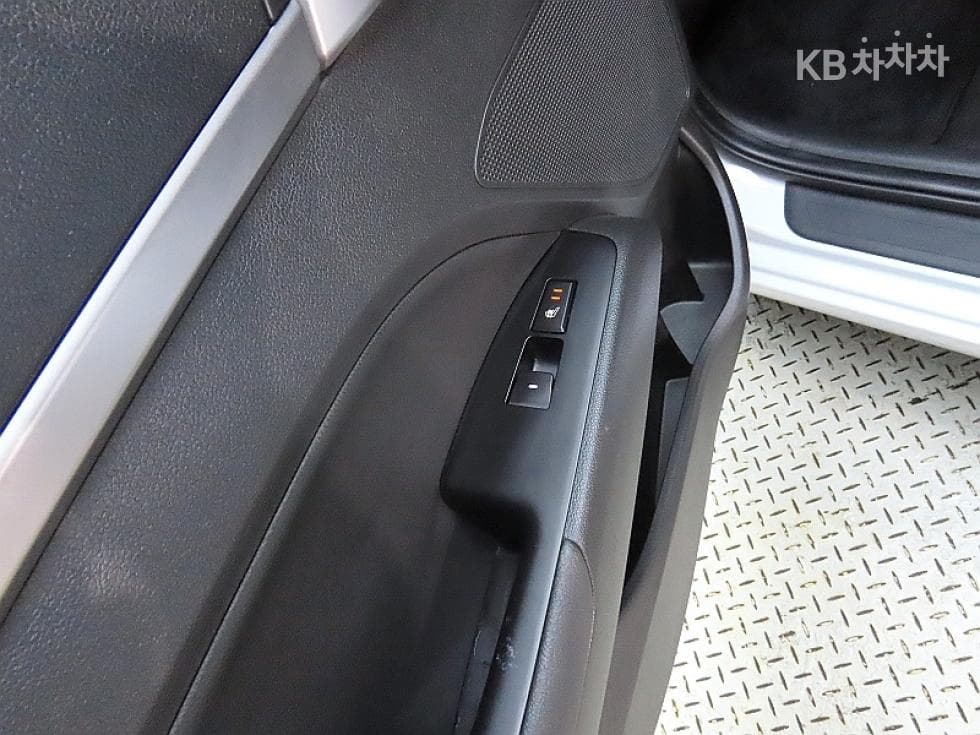 Hyundai Avante (Elantra)AD1.6 e-VGT Premium - 18