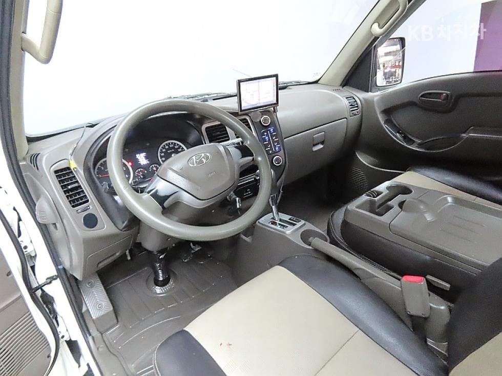 Hyundai Porter 2Extra Long Super Cab CRDi Style - 6
