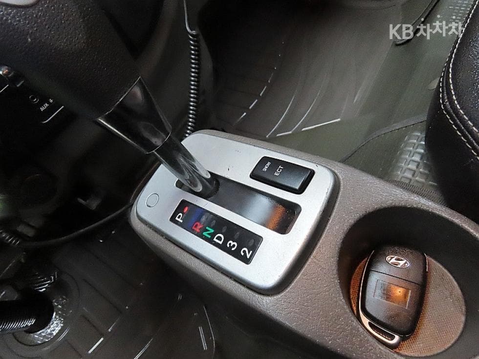 Hyundai Porter 2Extra Long Super Cab CRDi Style - 8