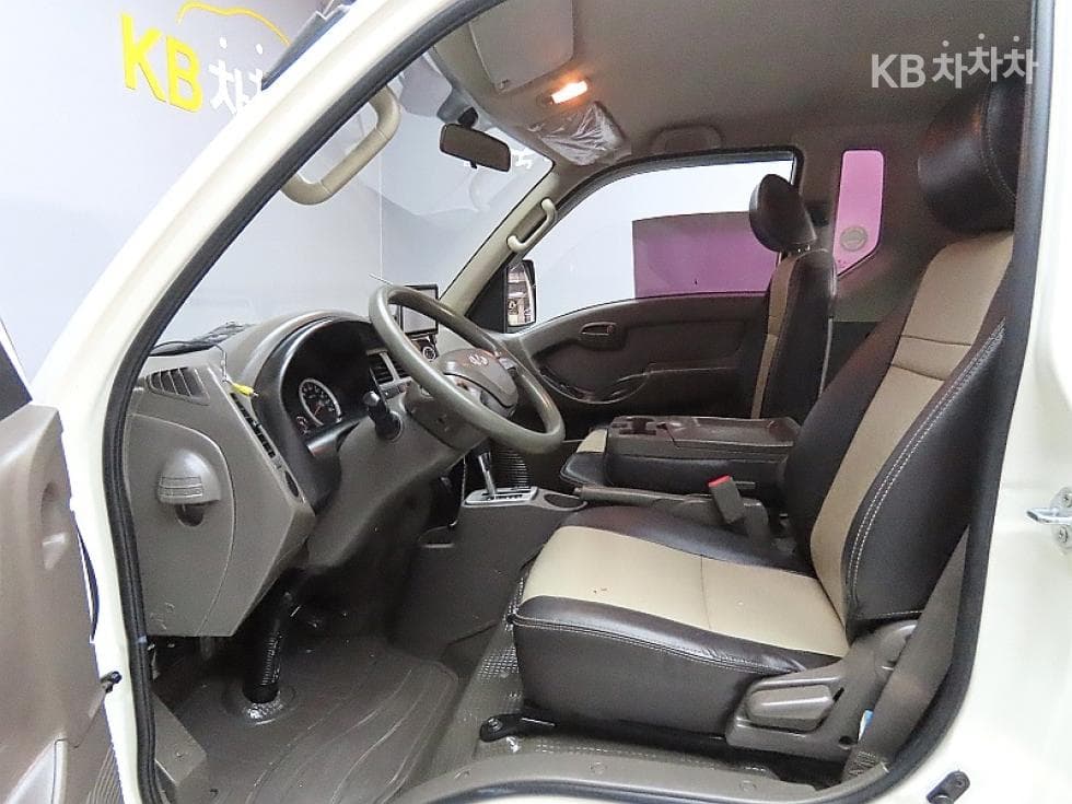 Hyundai Porter 2Extra Long Super Cab CRDi Style - 9
